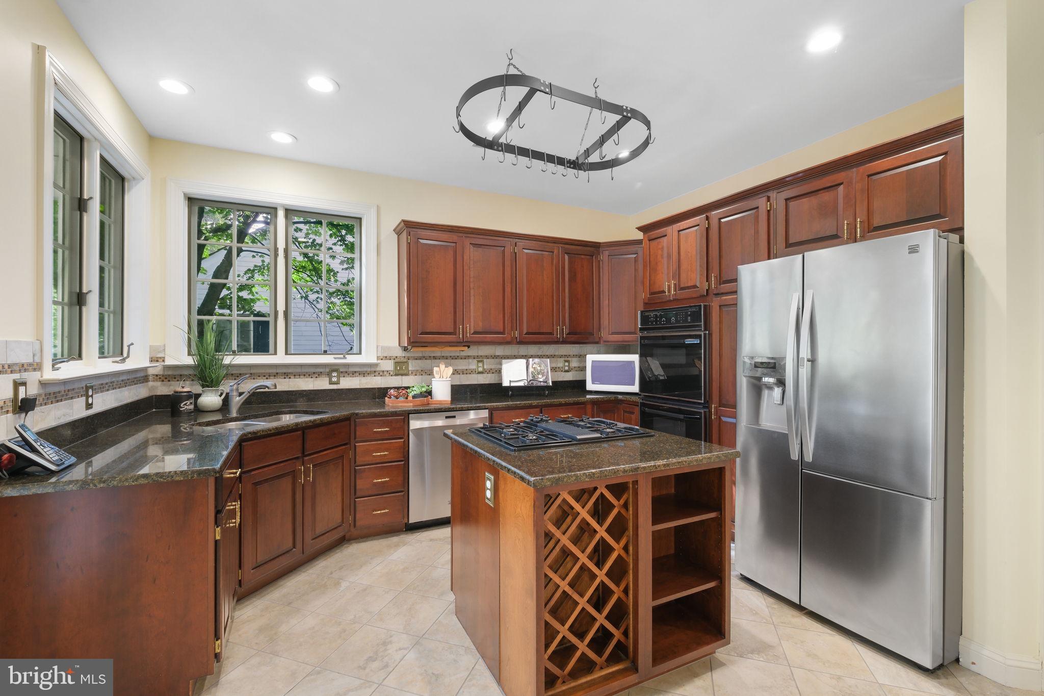 KENTLANDS - Residential