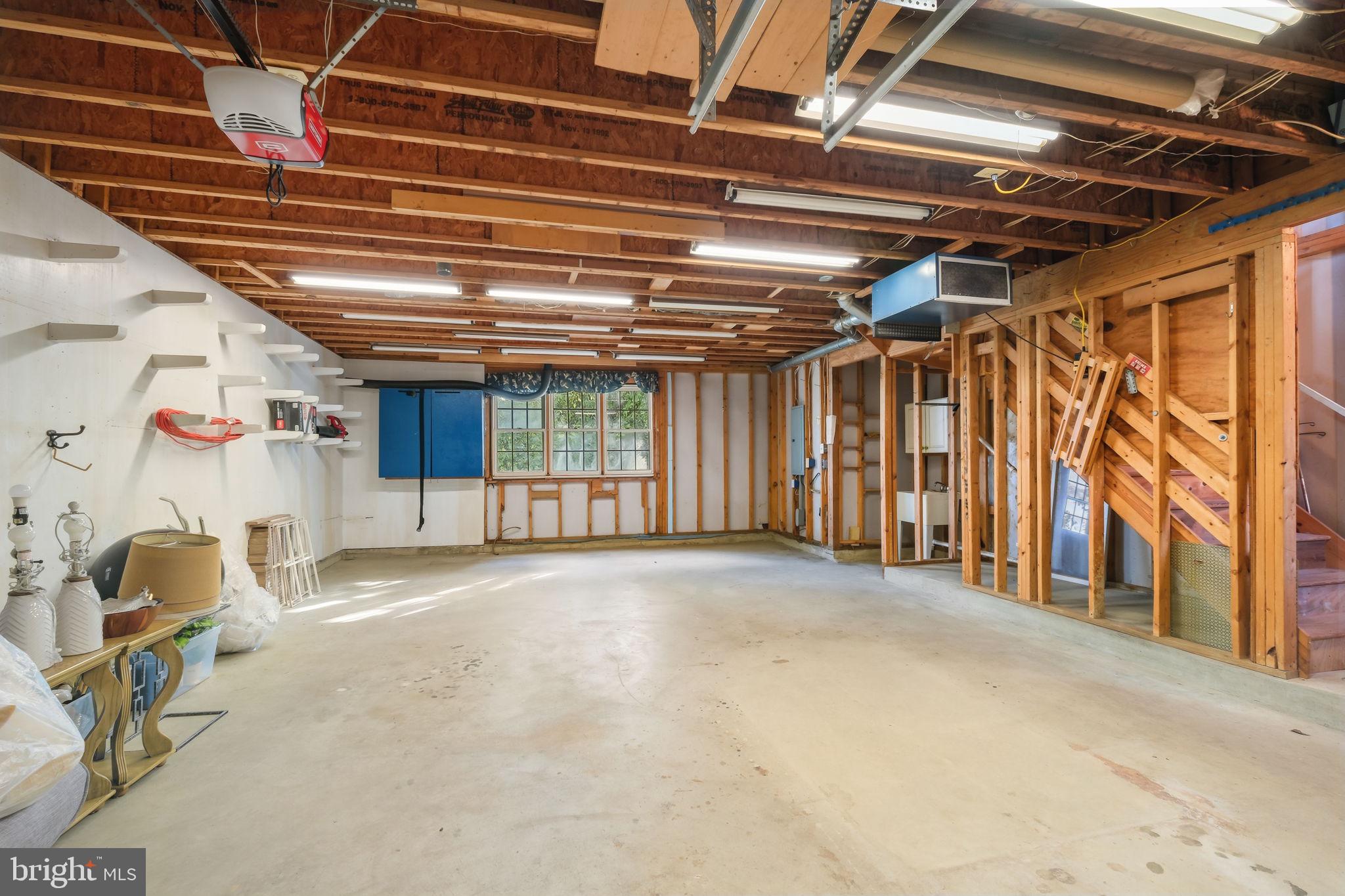 KENTLANDS - Residential