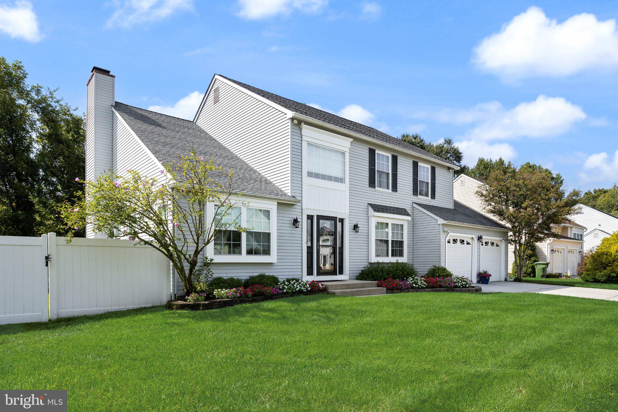 4 CLIFFORD LANE