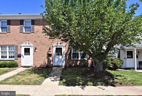Townhouse For Sale - 306 Christopher Court<br/> LANSDALE, PA 19446