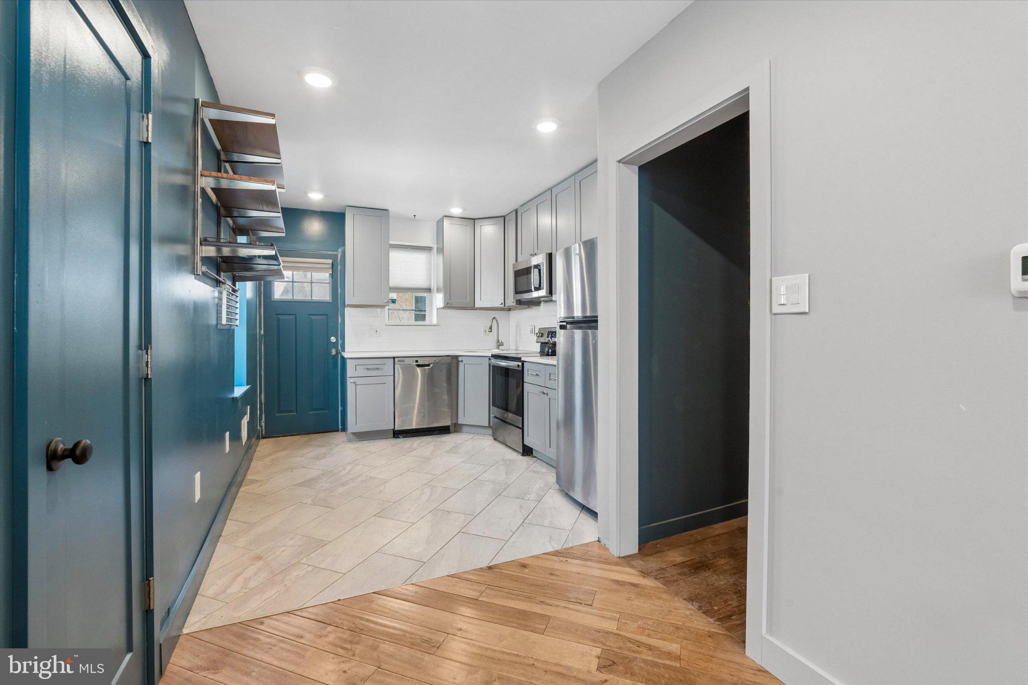 POINT BREEZE - Residential