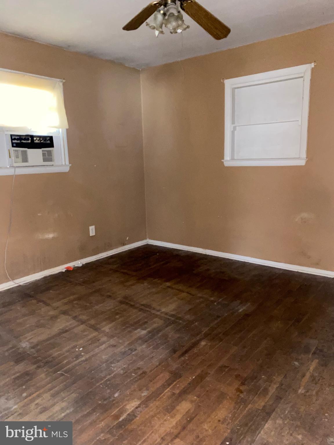 MRS H L STINNETT - Residential