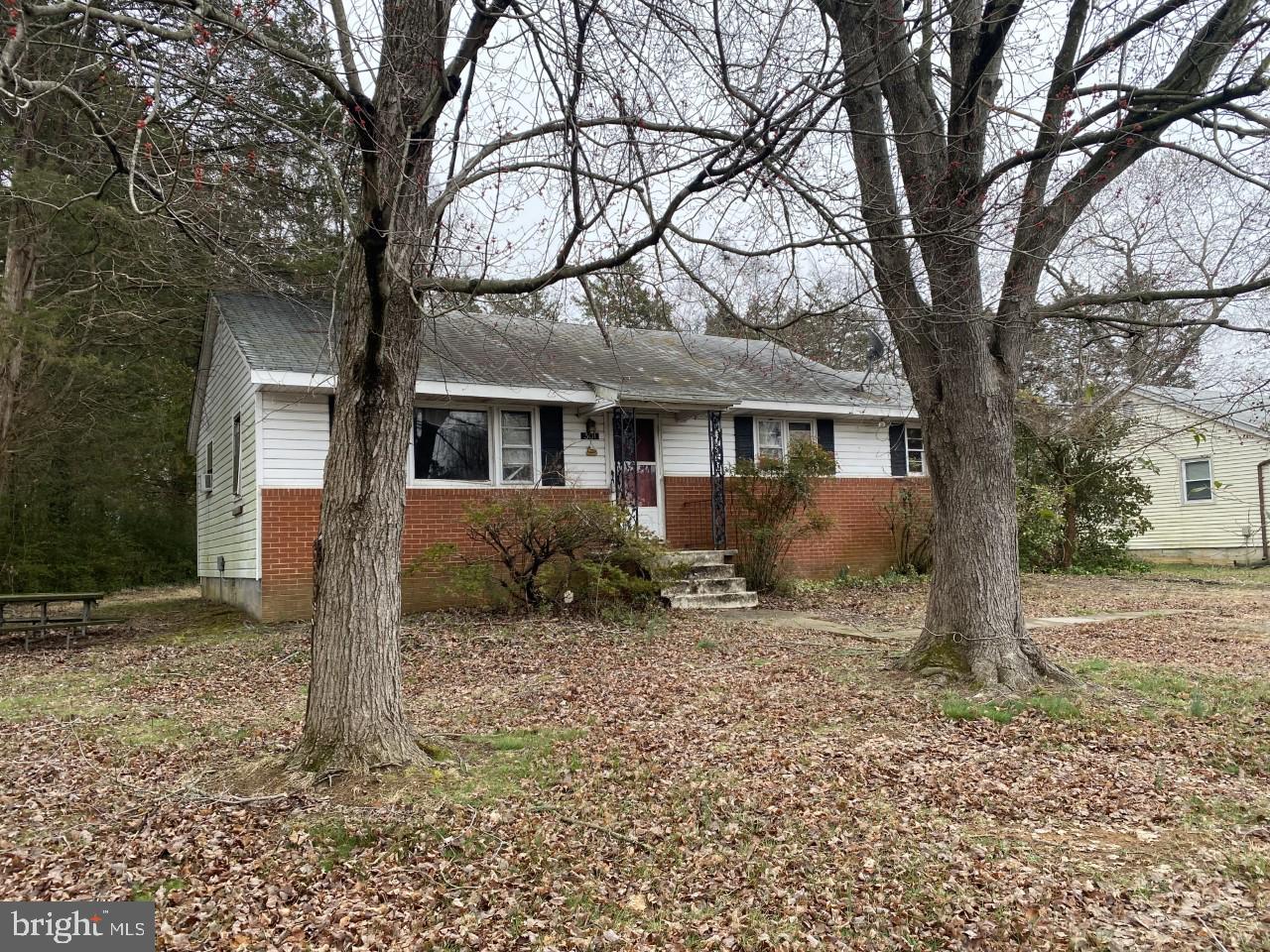 MRS H L STINNETT - Residential