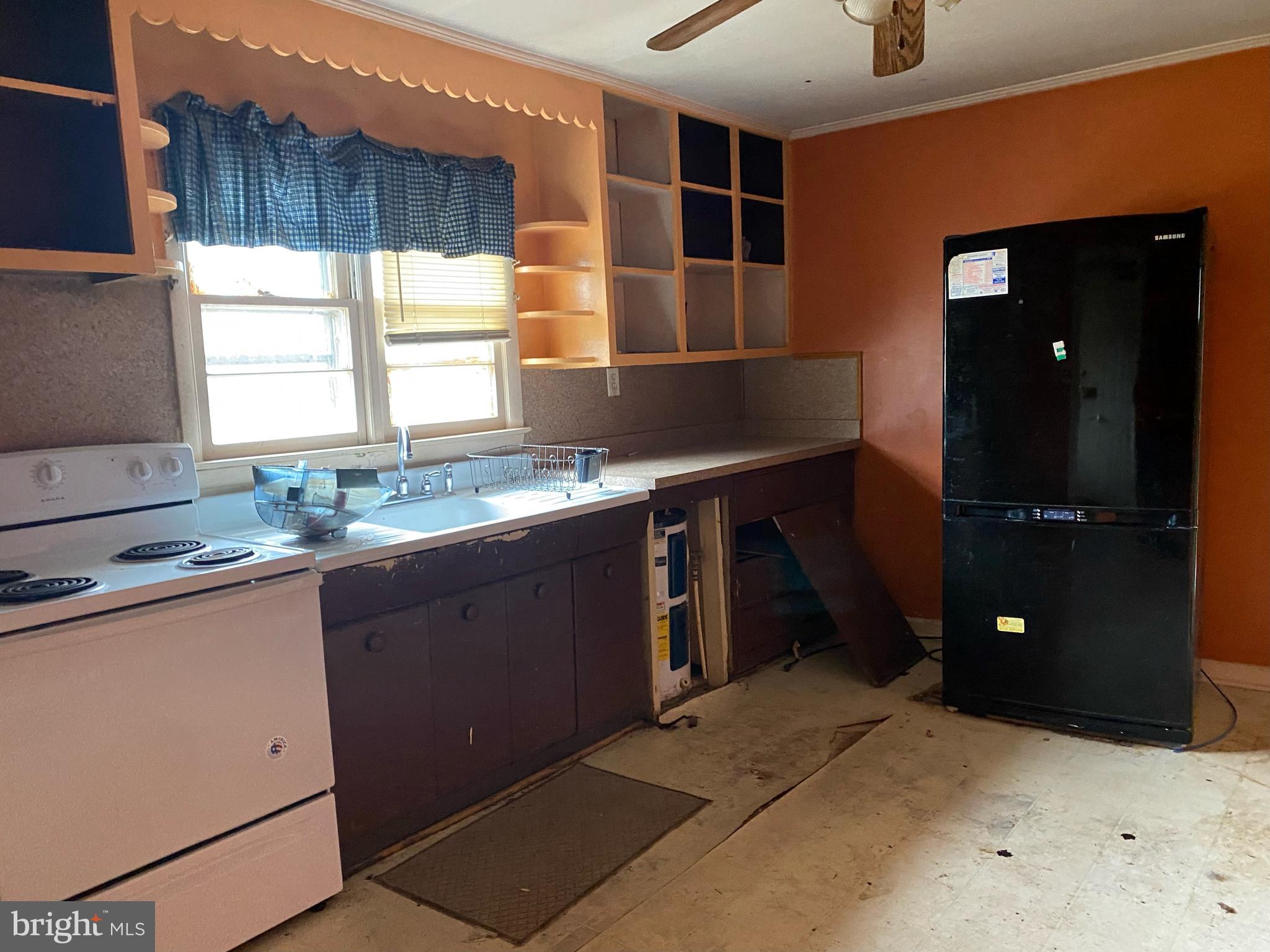 MRS H L STINNETT - Residential