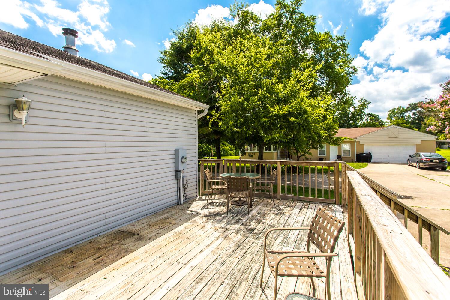 GOLDEN BEACH - Residential