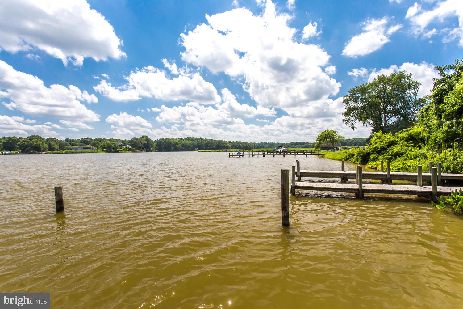 GOLDEN BEACH - Residential