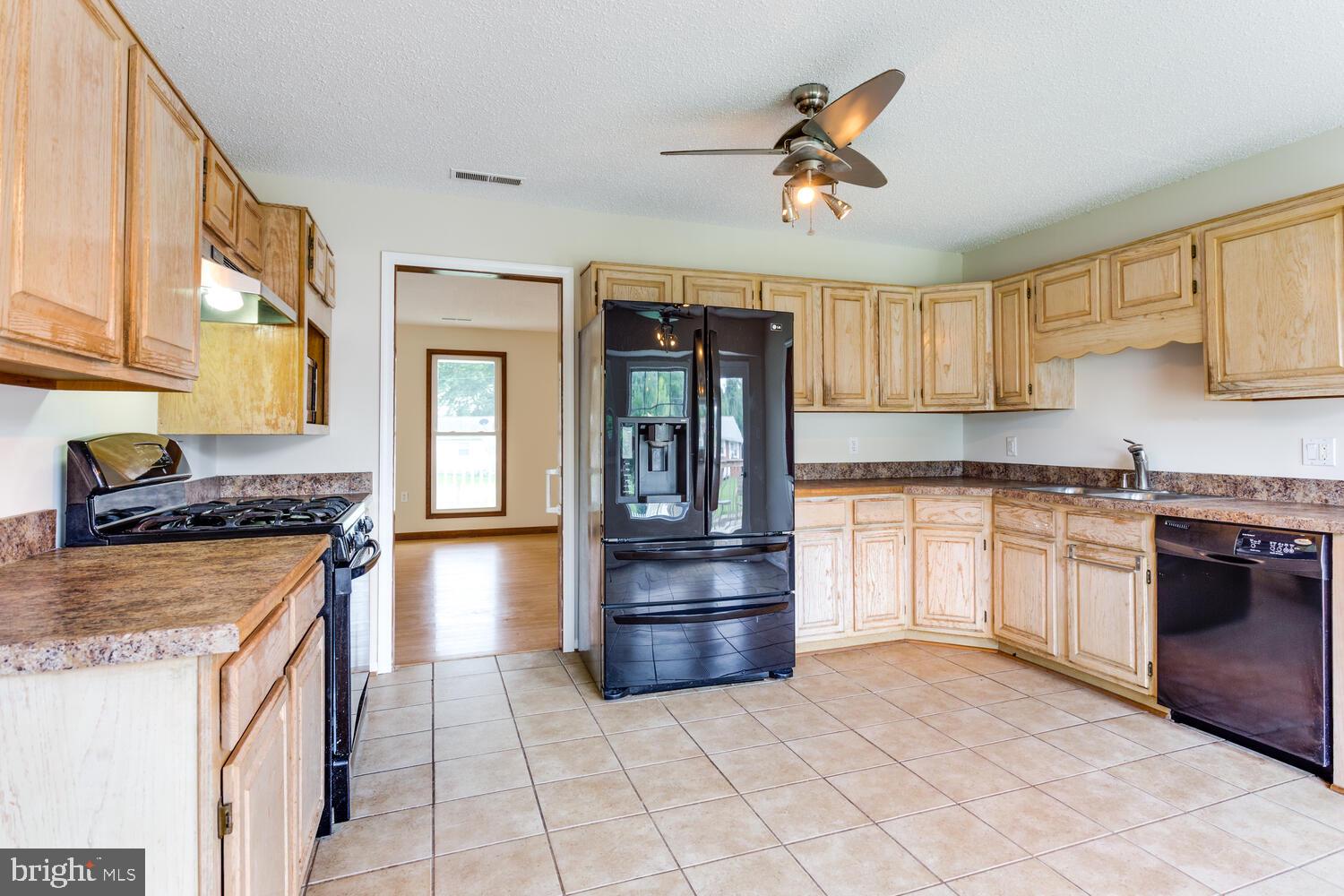 GOLDEN BEACH - Residential