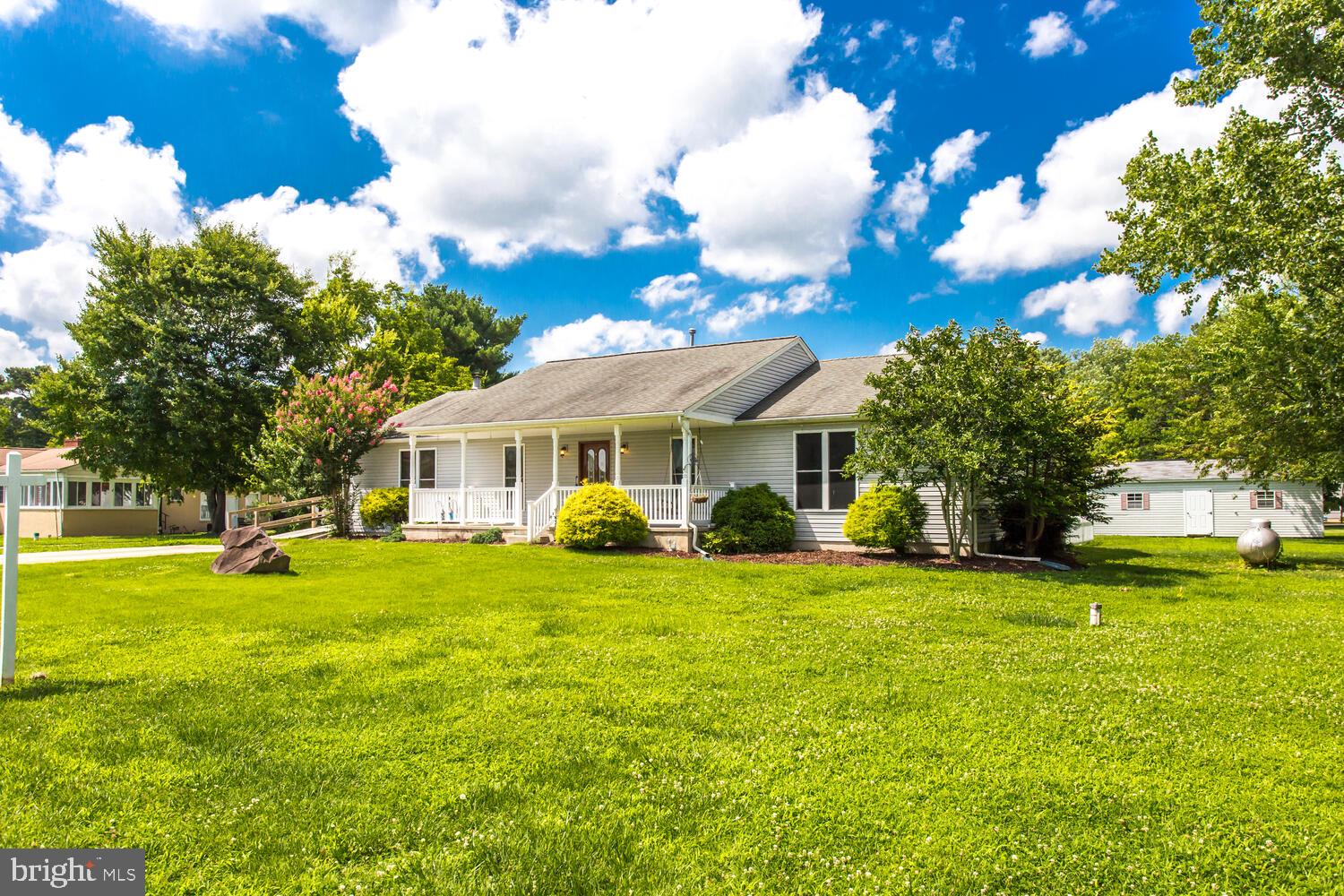 GOLDEN BEACH - Residential