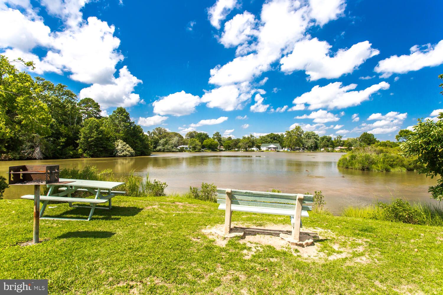 GOLDEN BEACH - Residential