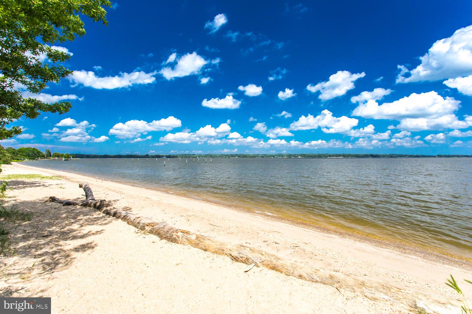 GOLDEN BEACH - Residential