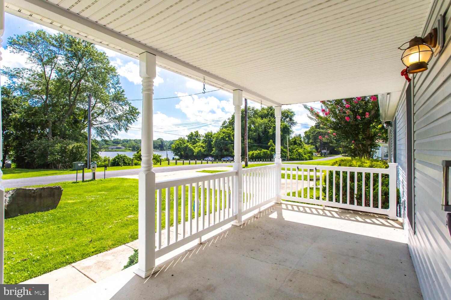 GOLDEN BEACH - Residential