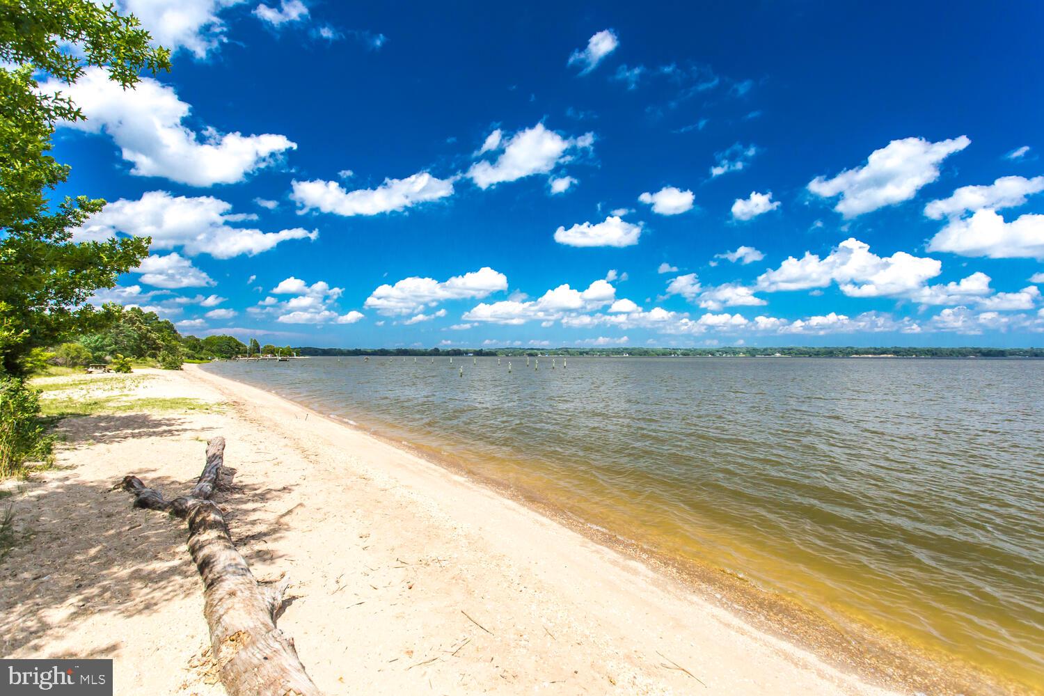 GOLDEN BEACH - Residential