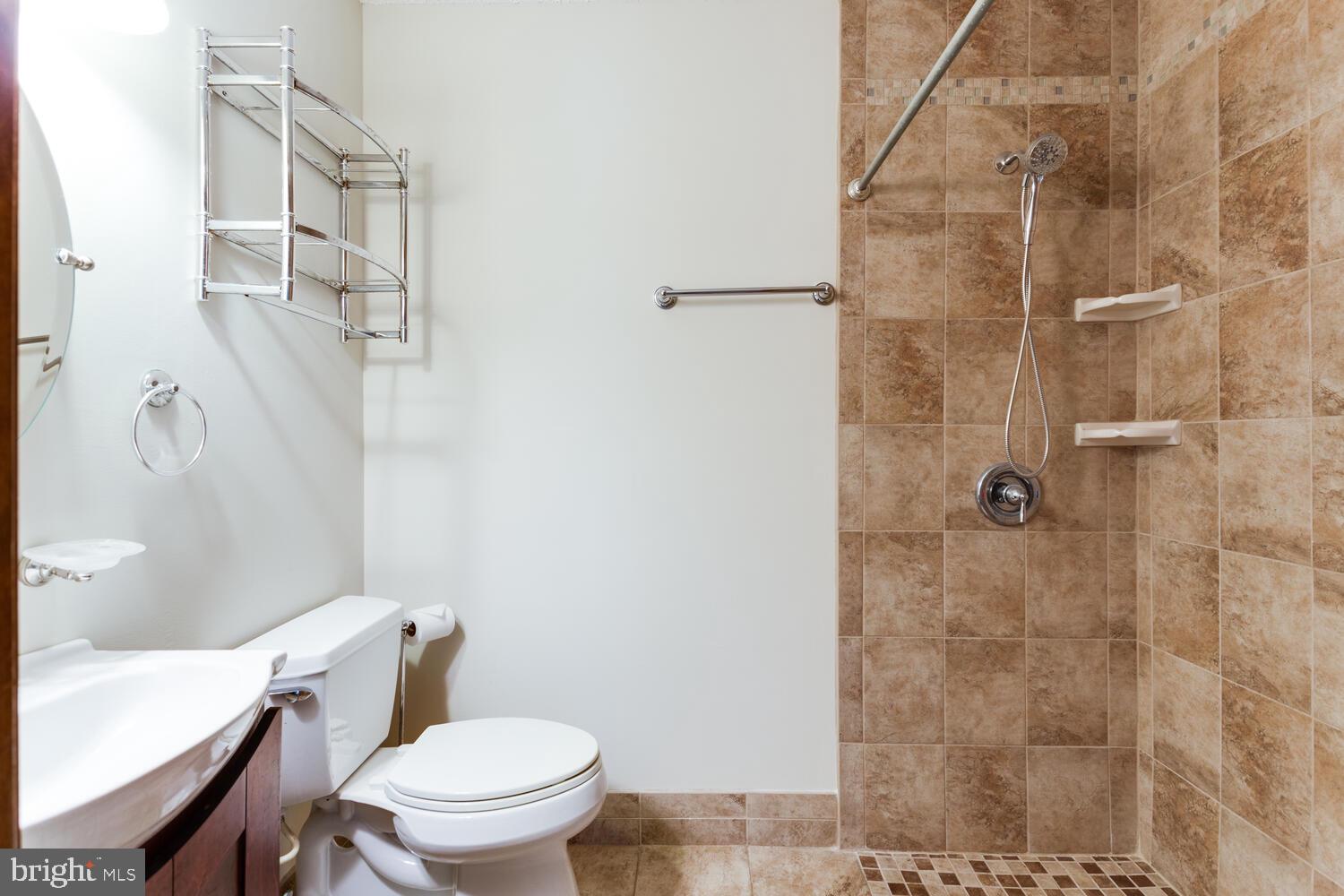 GOLDEN BEACH - Residential