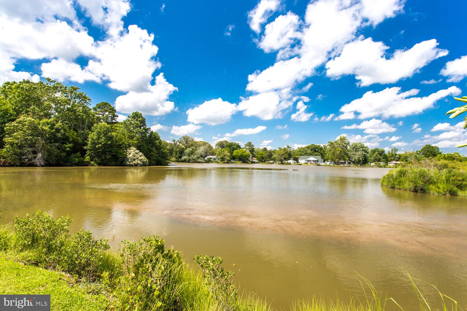 GOLDEN BEACH - Residential