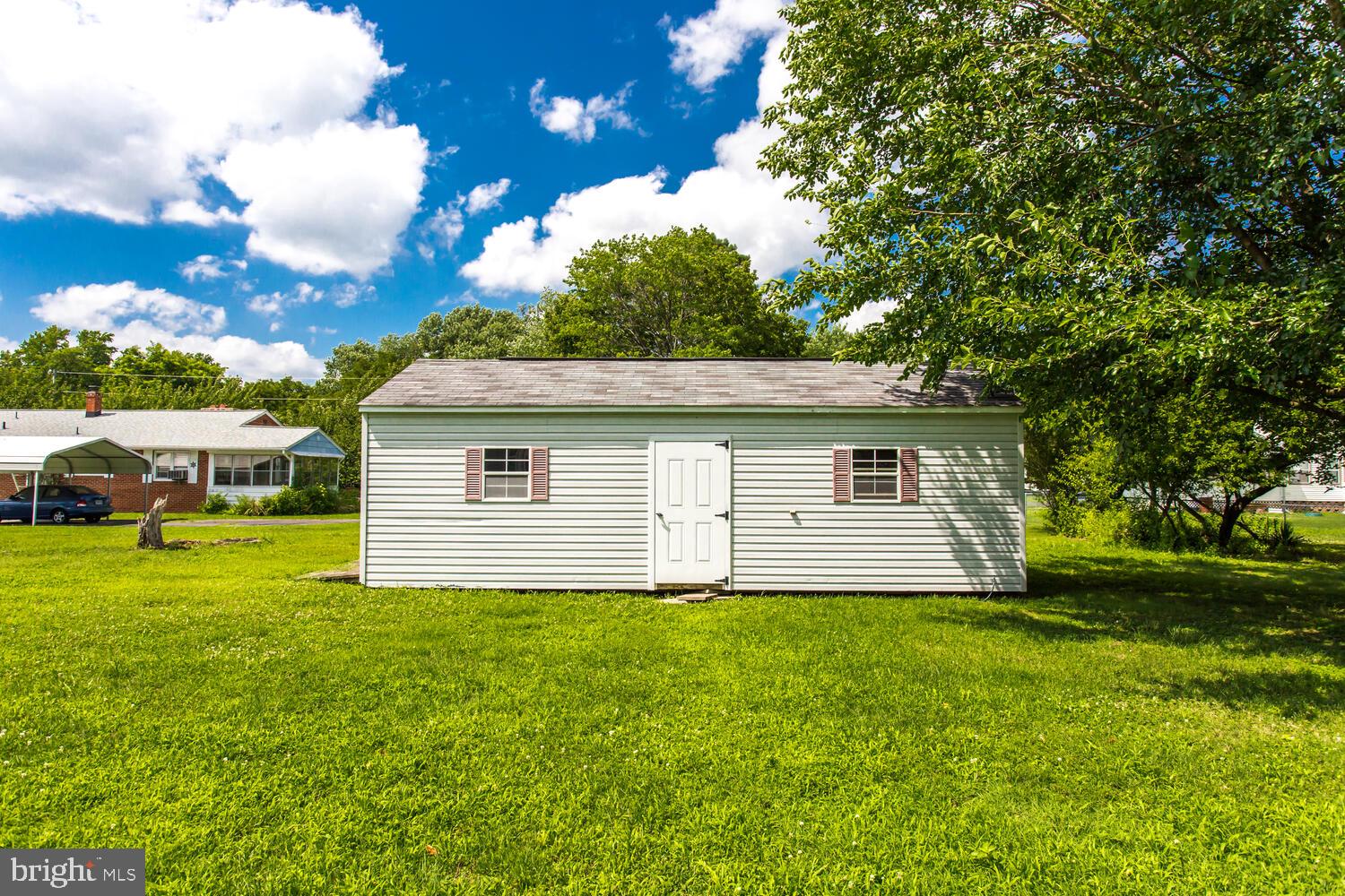 GOLDEN BEACH - Residential