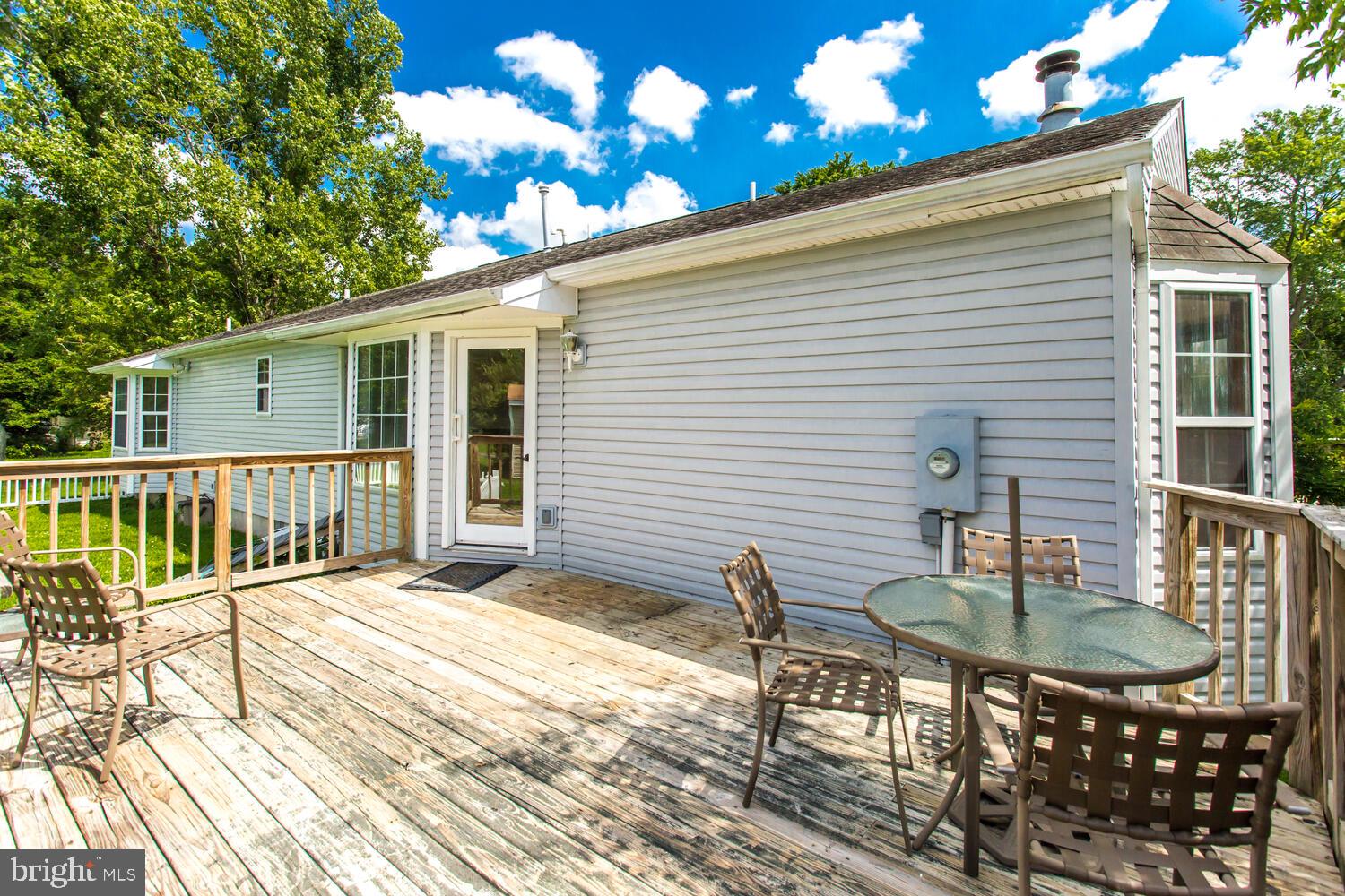 GOLDEN BEACH - Residential