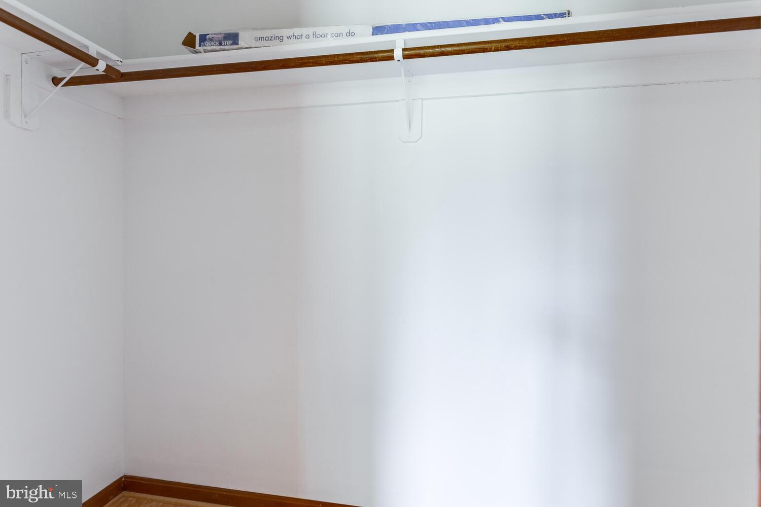 GOLDEN BEACH - Residential