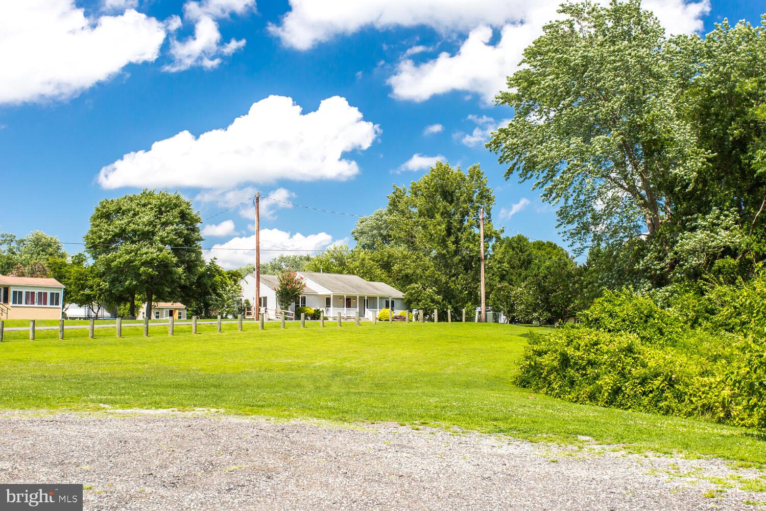 GOLDEN BEACH - Residential
