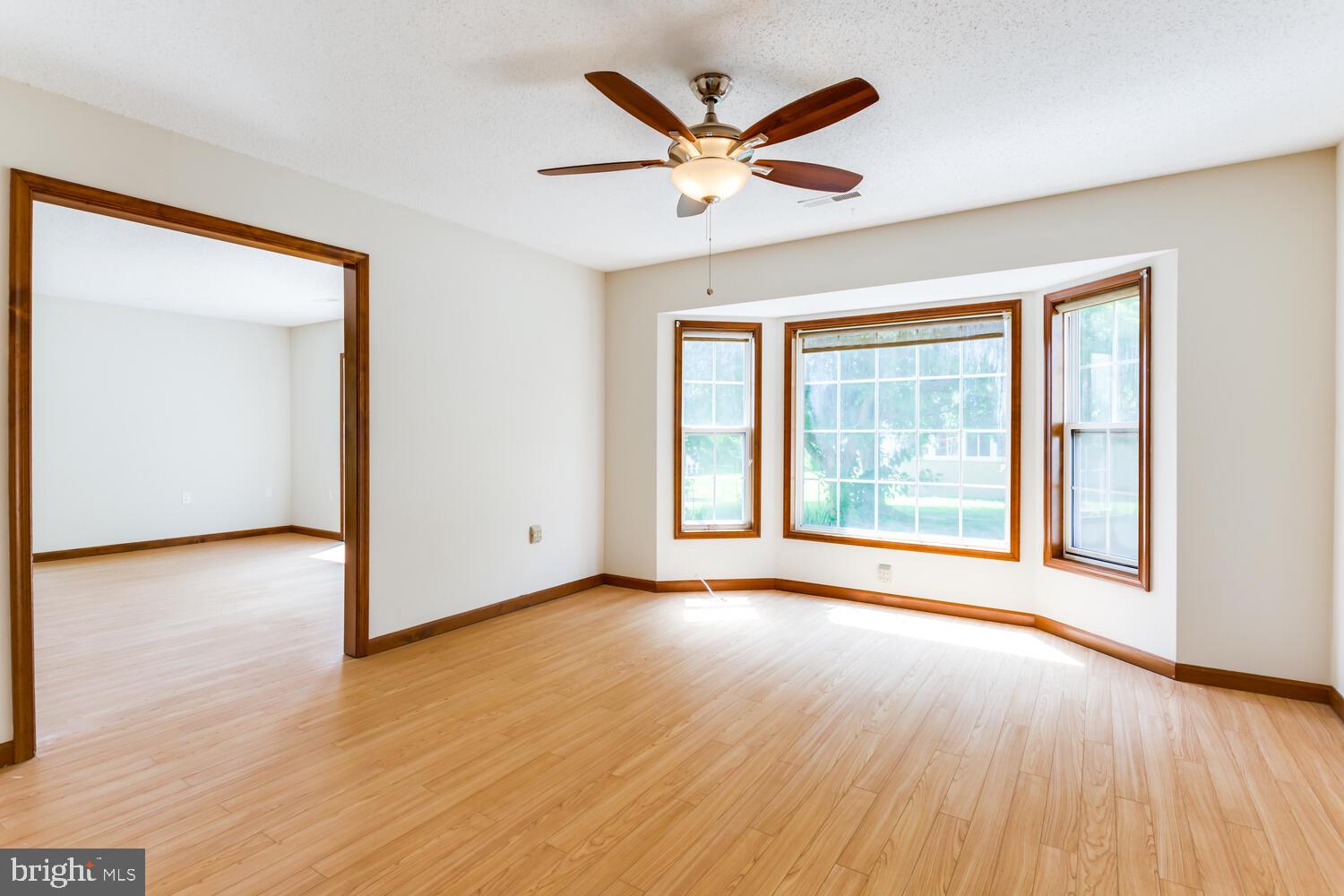 GOLDEN BEACH - Residential