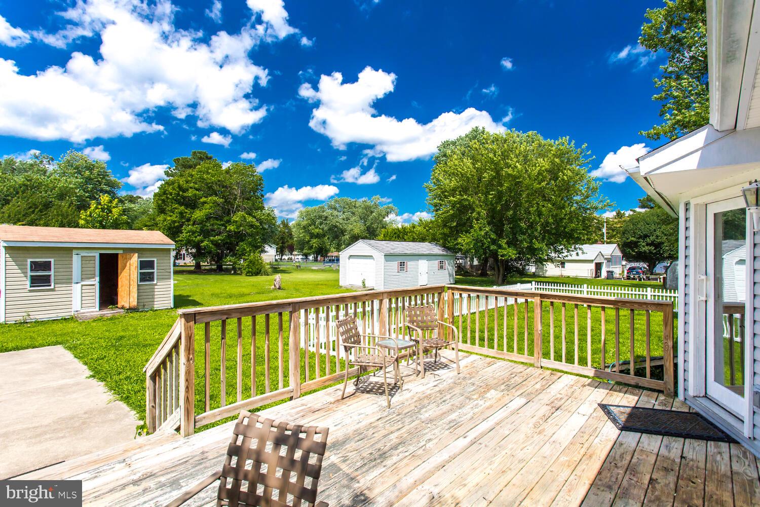 GOLDEN BEACH - Residential