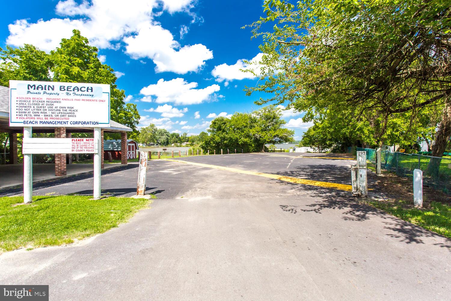 GOLDEN BEACH - Residential