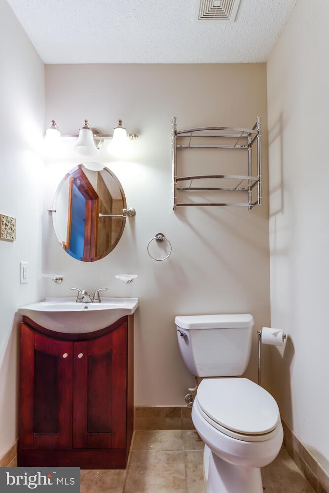 GOLDEN BEACH - Residential