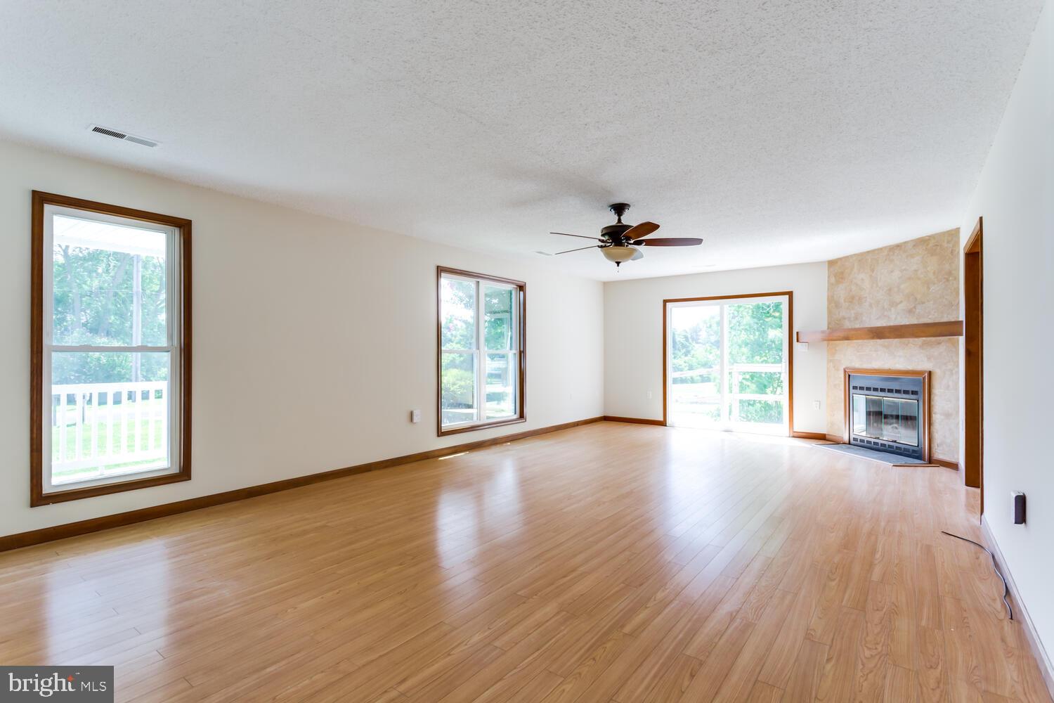 GOLDEN BEACH - Residential