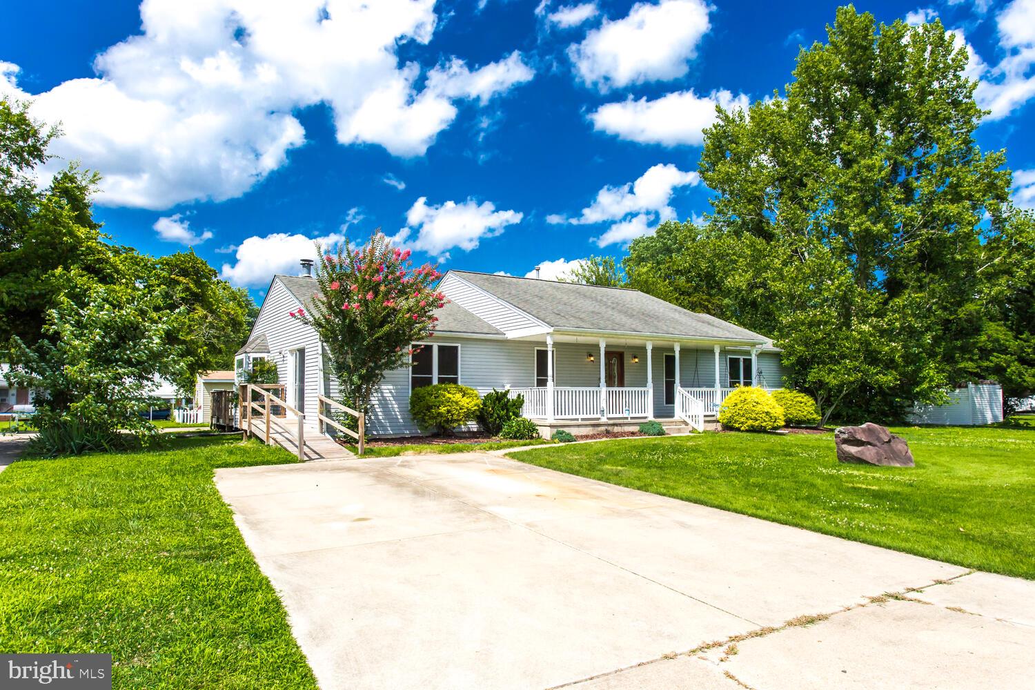 GOLDEN BEACH - Residential