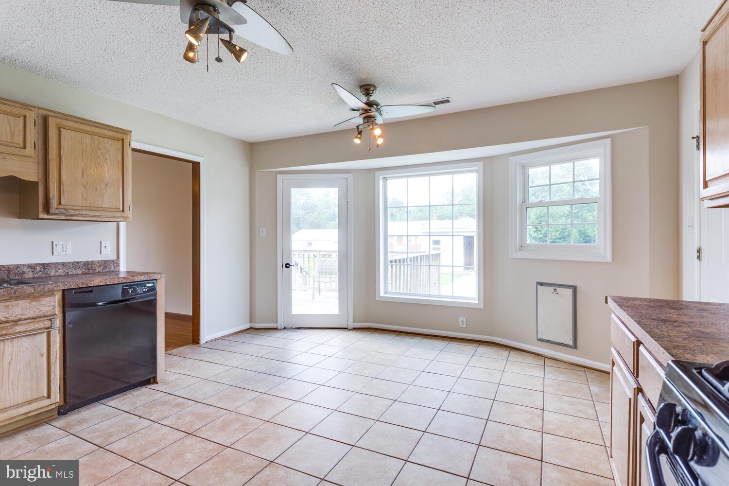 GOLDEN BEACH - Residential