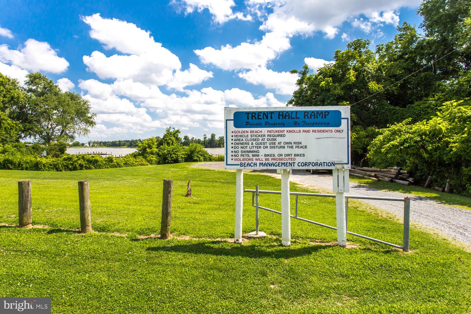 GOLDEN BEACH - Residential