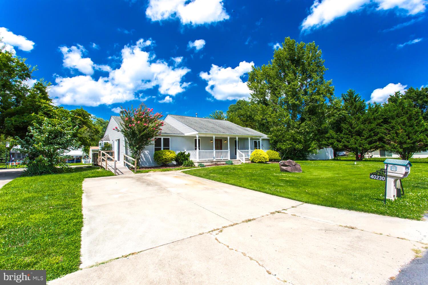 GOLDEN BEACH - Residential