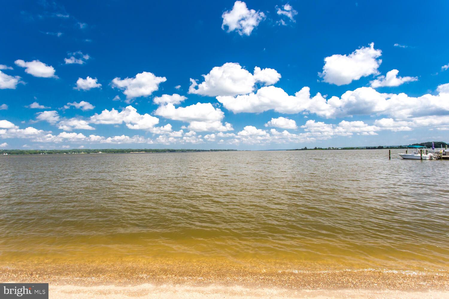 GOLDEN BEACH - Residential