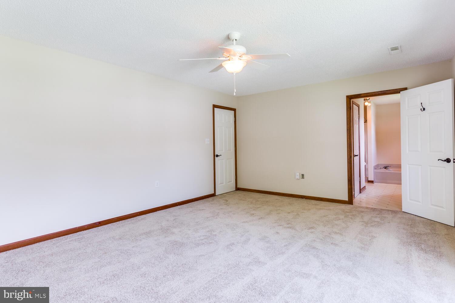 GOLDEN BEACH - Residential