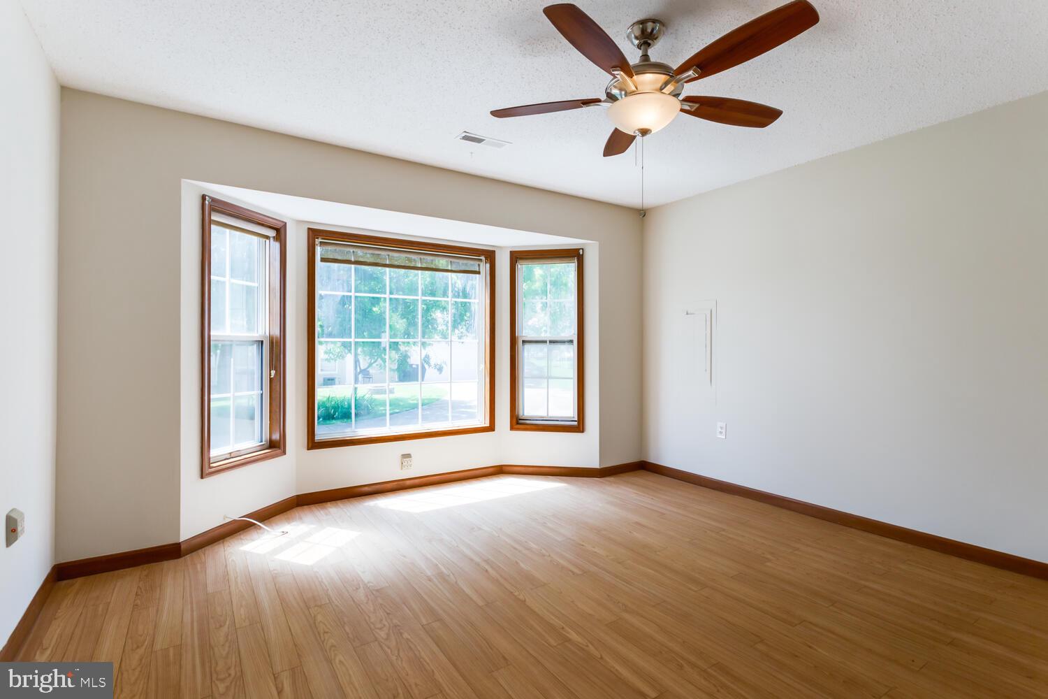 GOLDEN BEACH - Residential