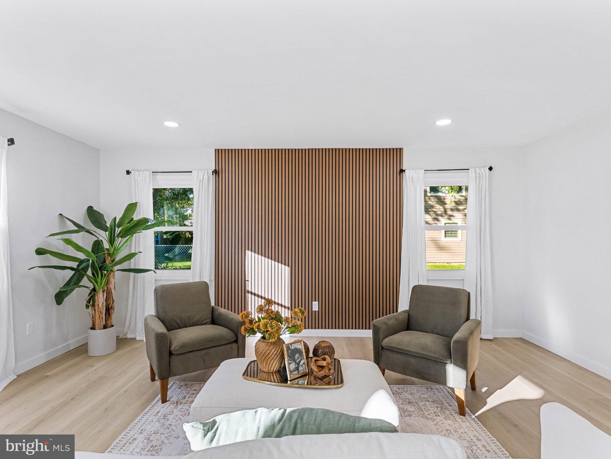 10 THORNHILL LANE