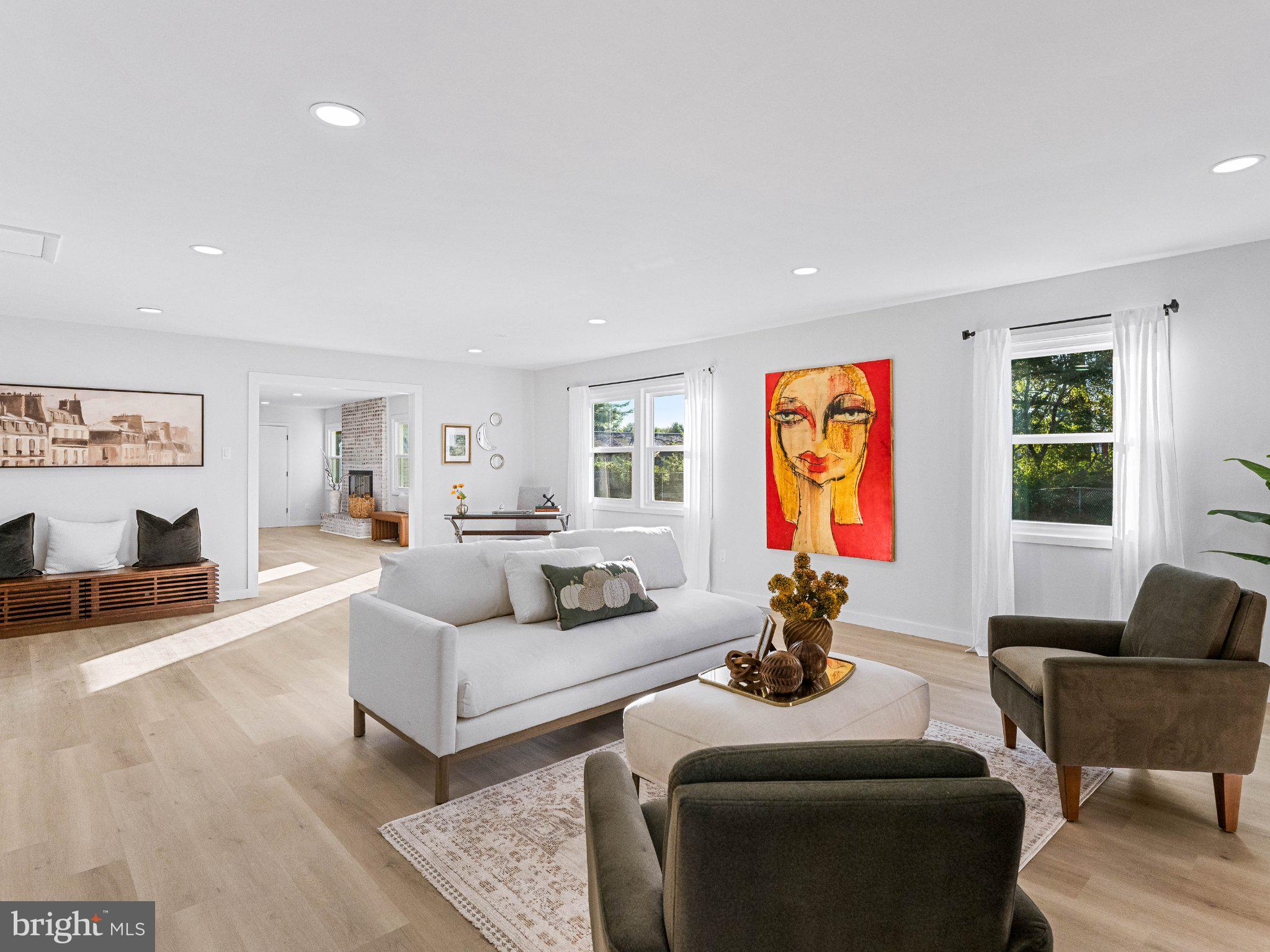 10 THORNHILL LANE