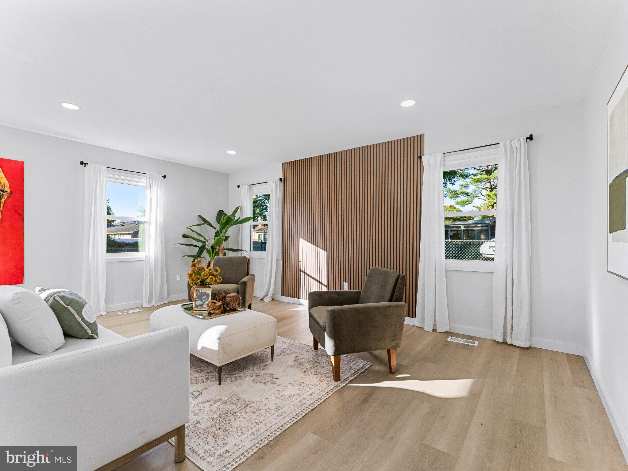 10 THORNHILL LANE