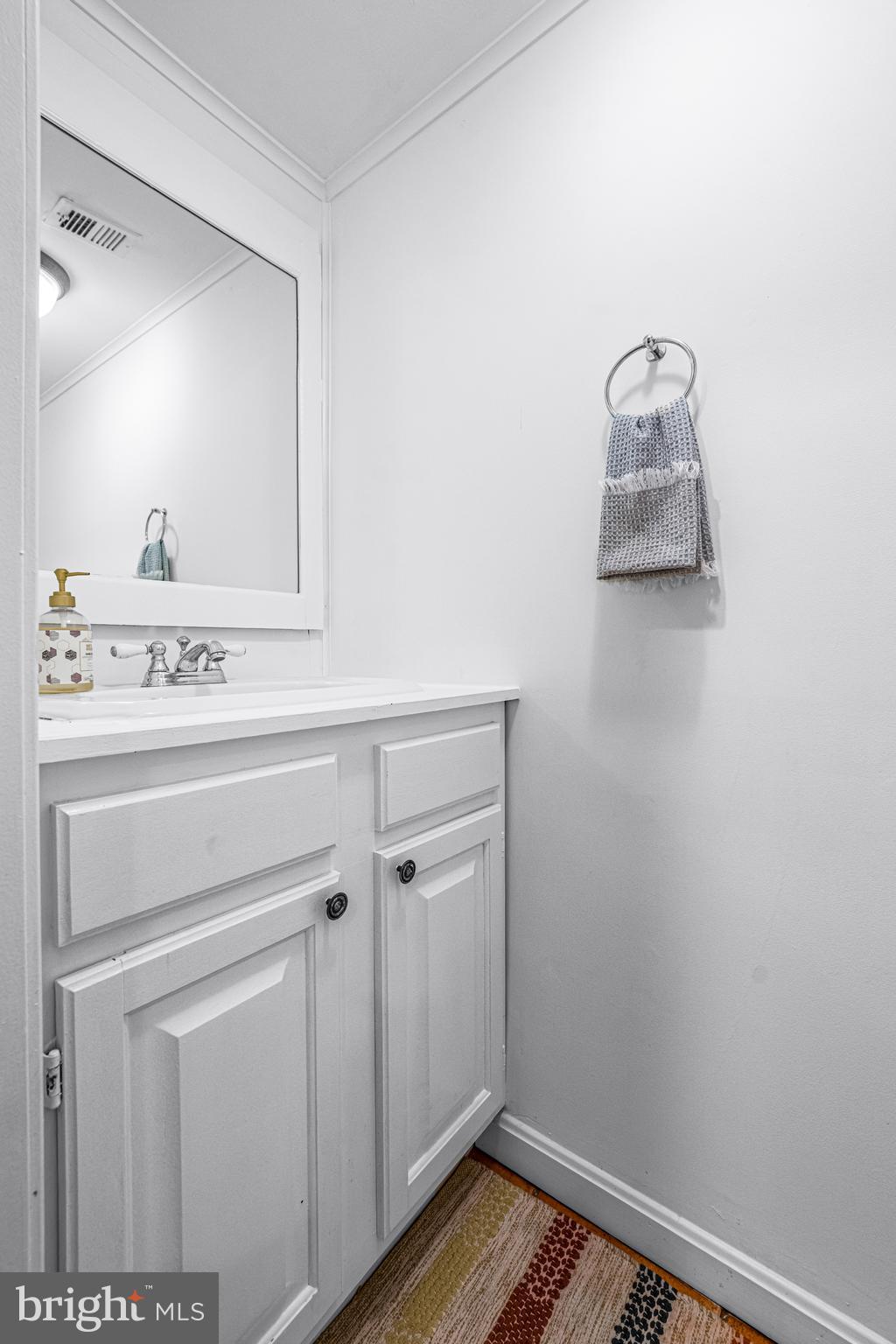 QUEEN VILLAGE - Residential