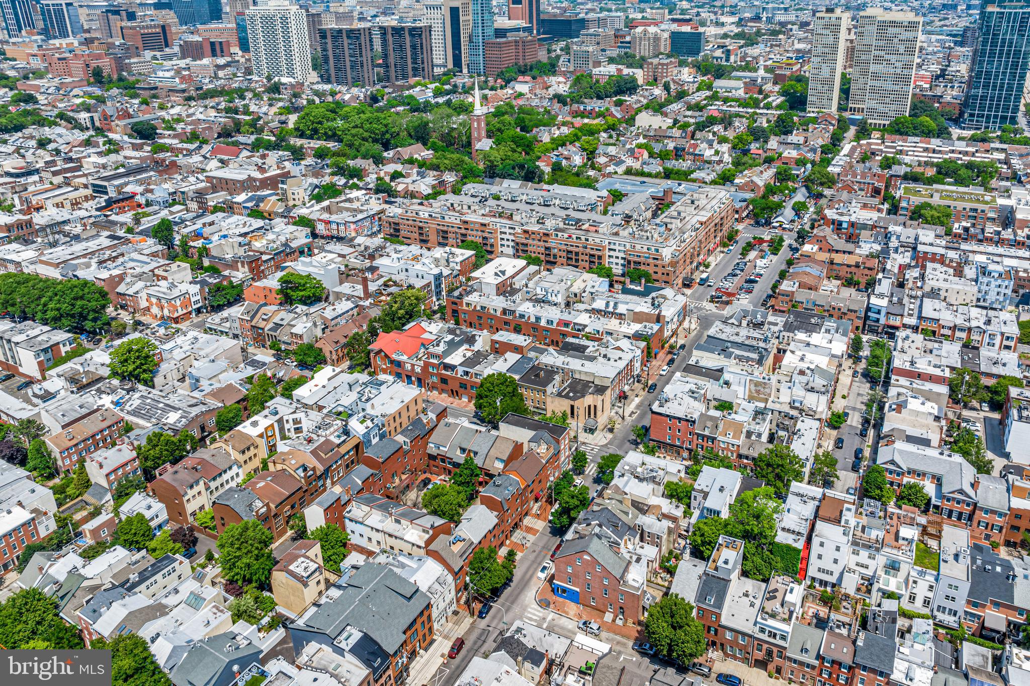QUEEN VILLAGE - Residential