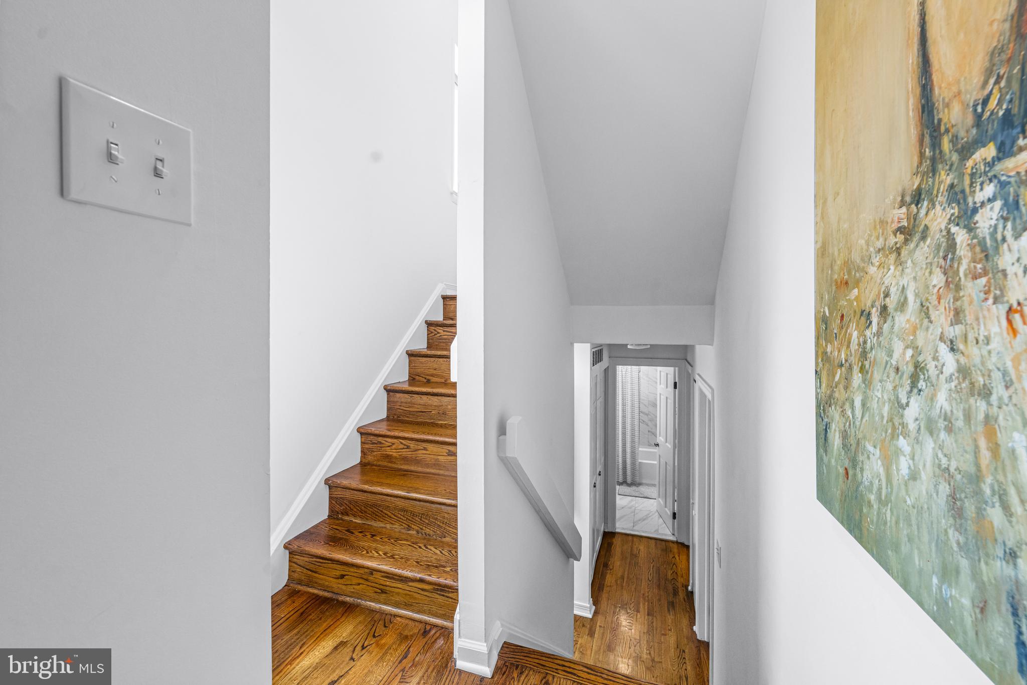 QUEEN VILLAGE - Residential