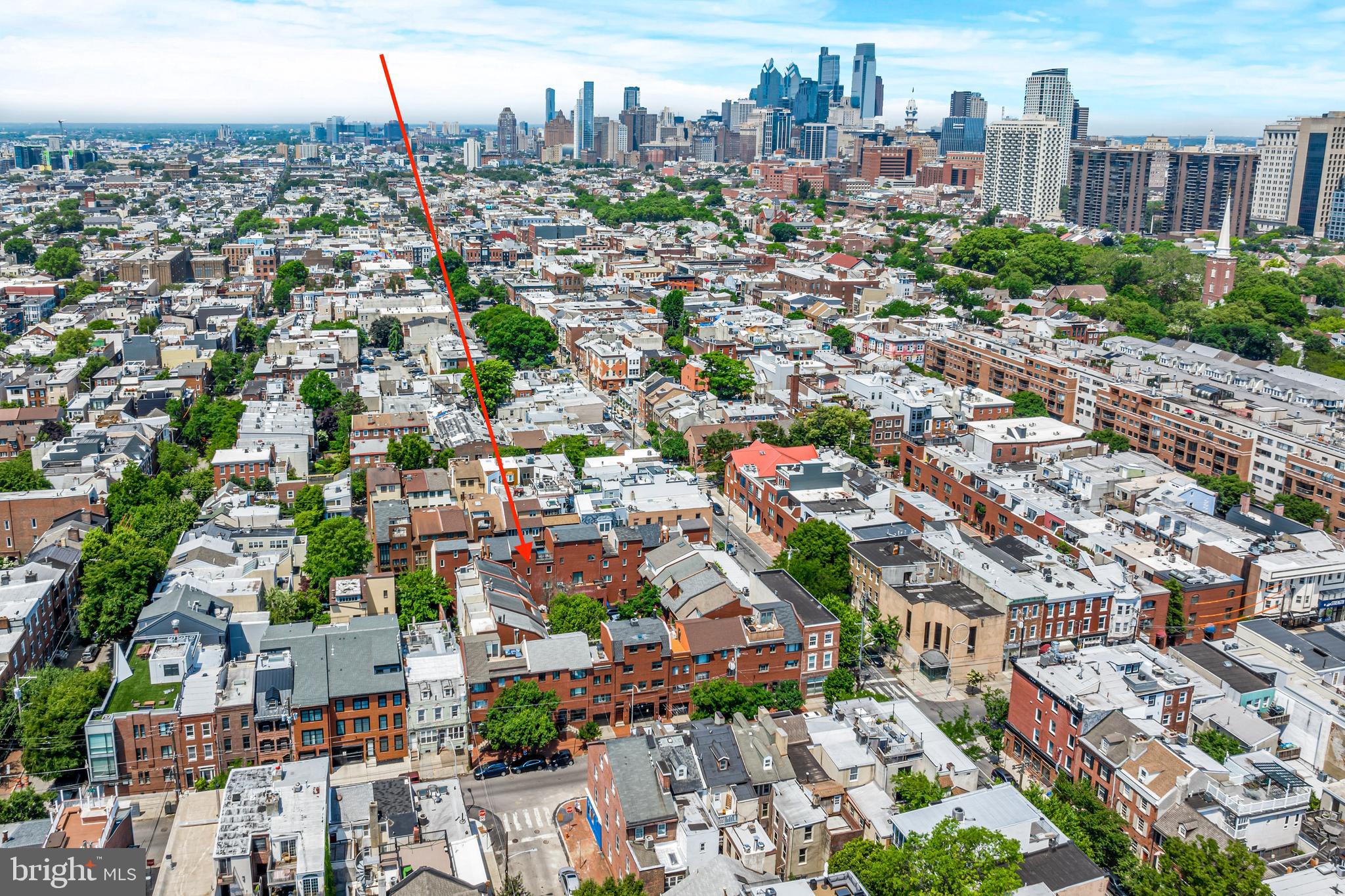 QUEEN VILLAGE - Residential