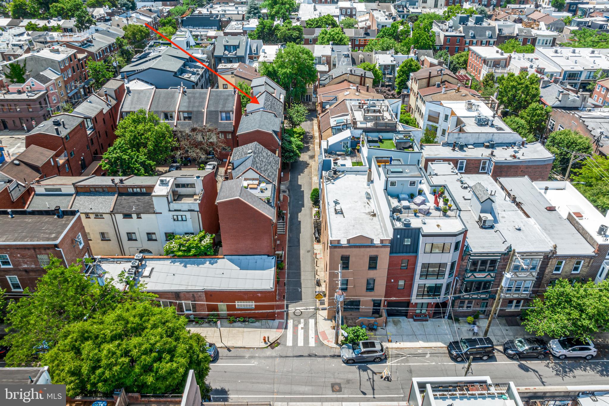 QUEEN VILLAGE - Residential