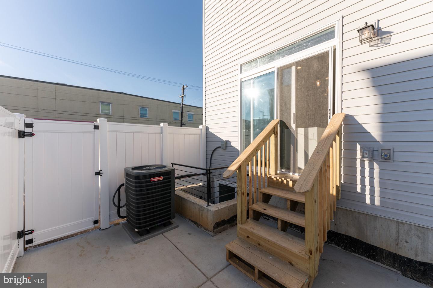 NORRIS SQUARE - Residential Lease