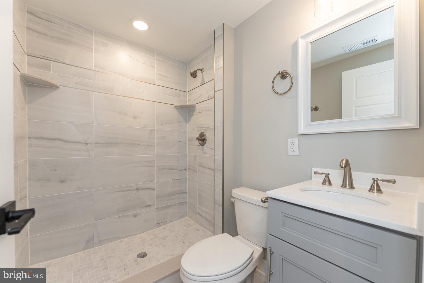 NORRIS SQUARE - Residential Lease