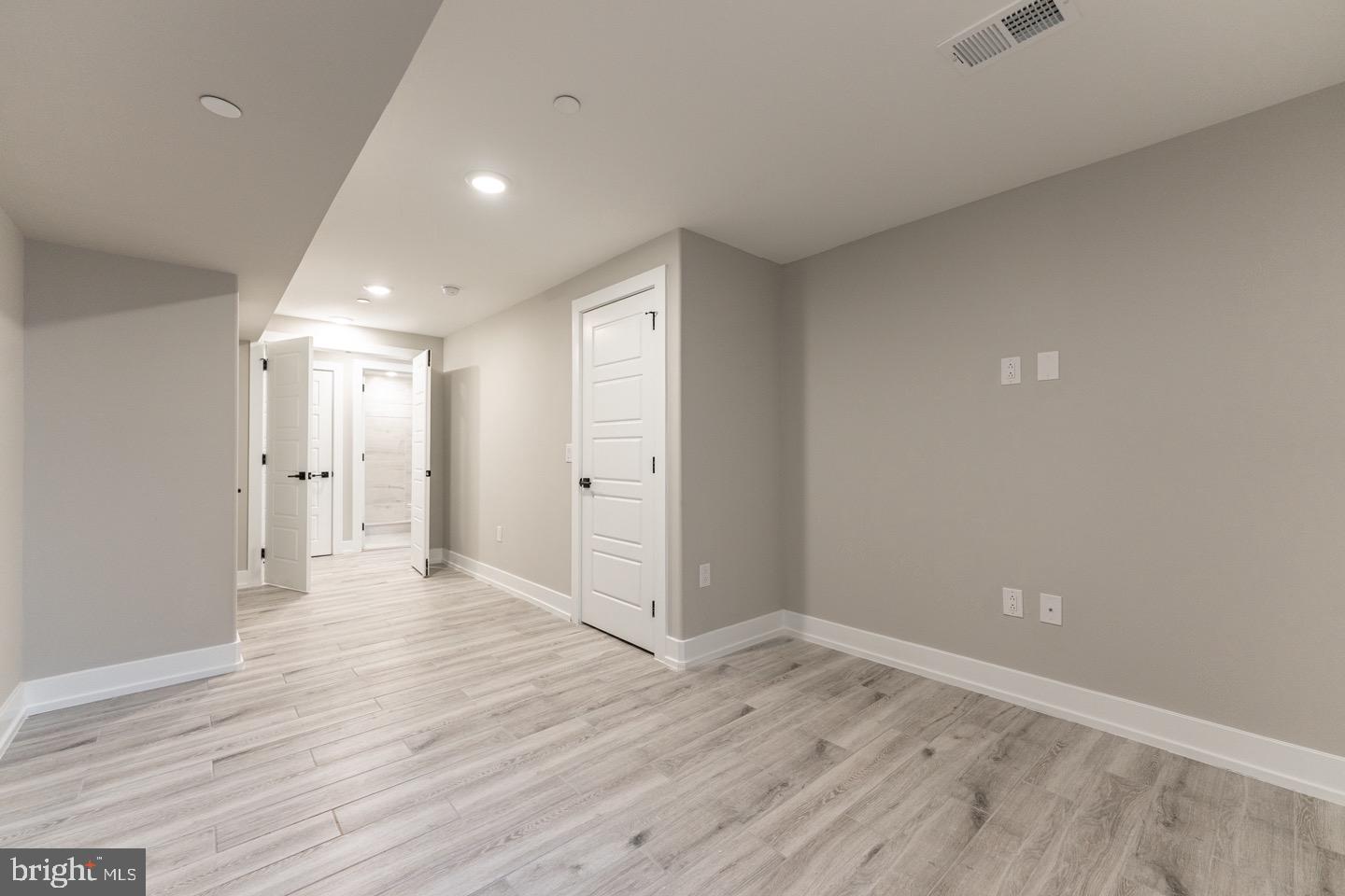 NORRIS SQUARE - Residential Lease