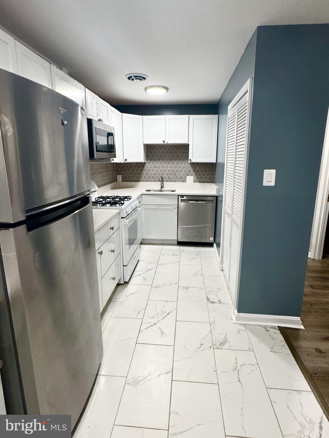 218 LOCUST STREET SE 143