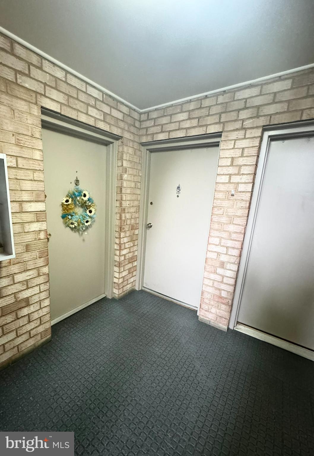 218 LOCUST STREET SE 143