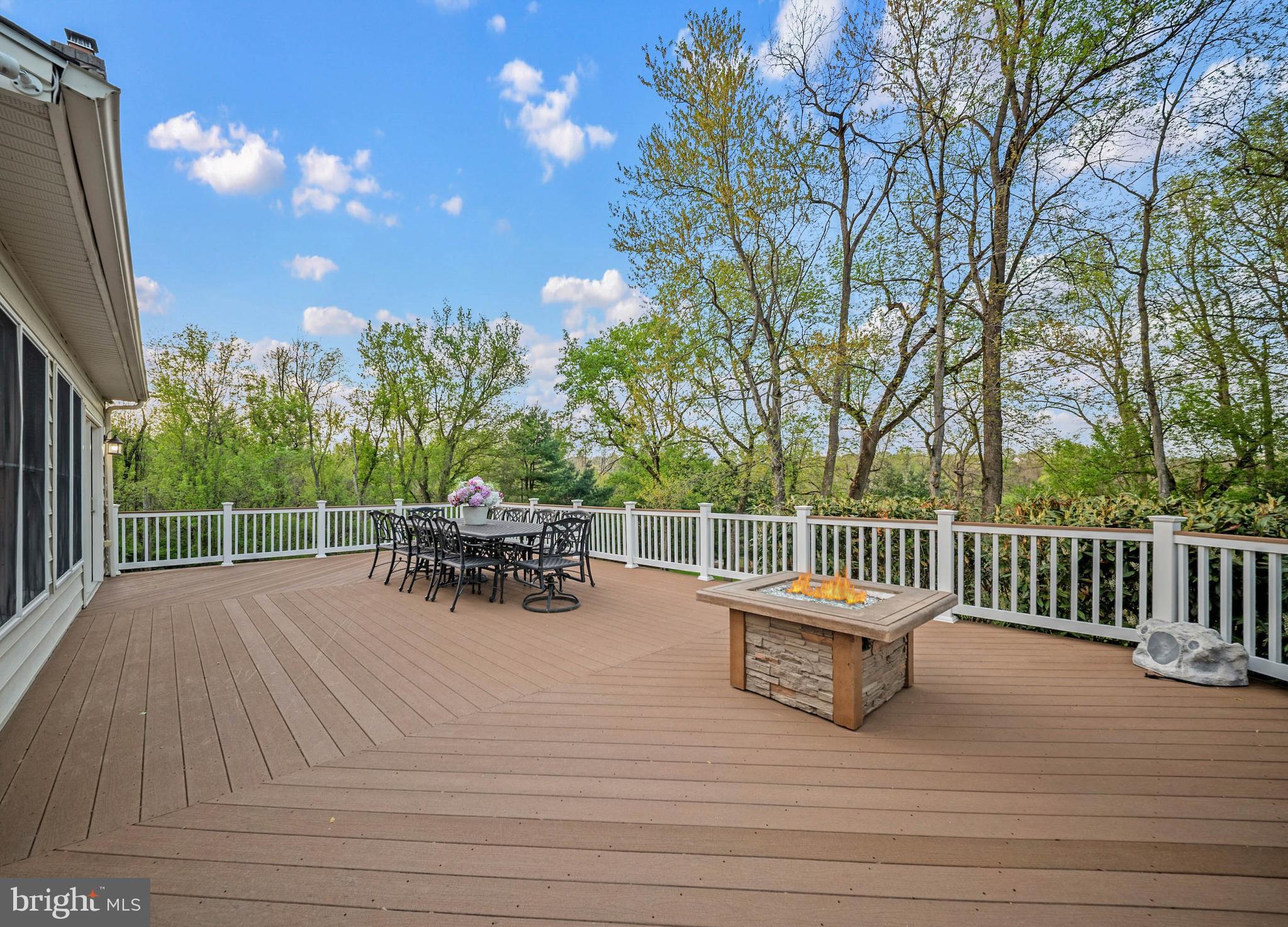 1103 HUNT CREEK LANE