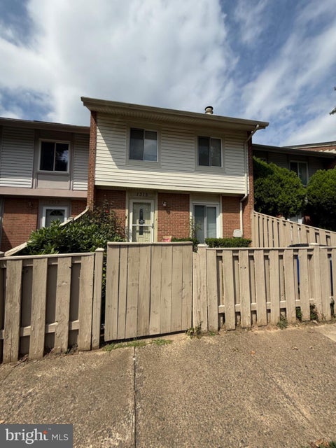 Photo of 1315 Springtide Place, HERNDON, VA 20170 (MLS # VAFX2342780)