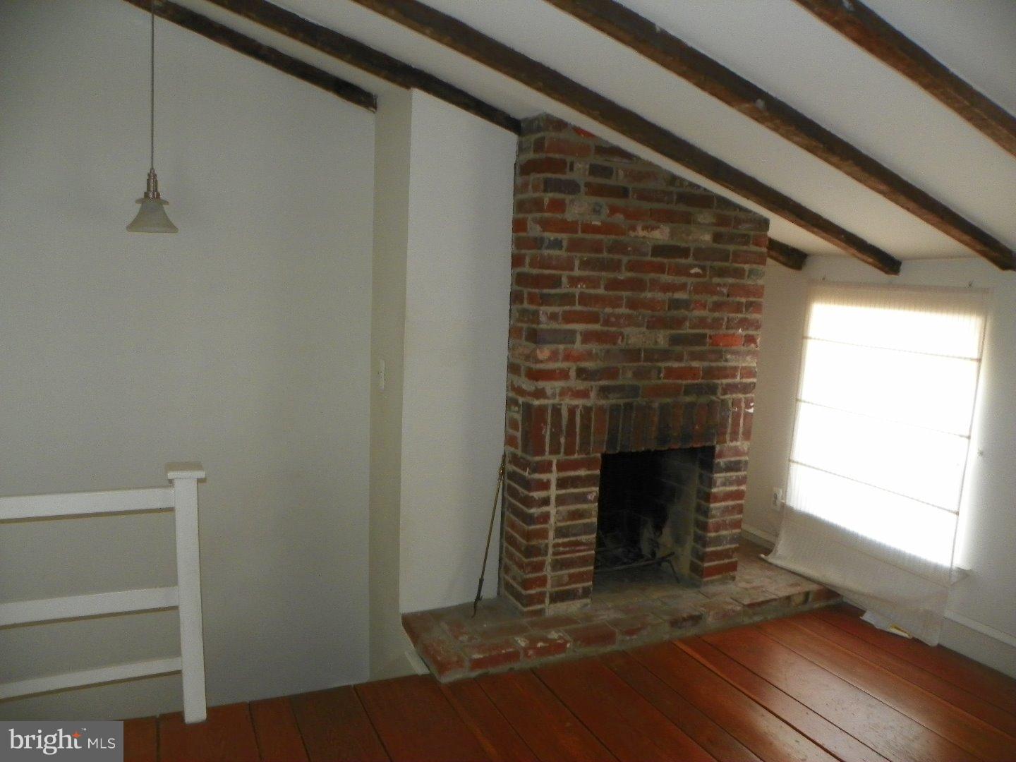 QUEEN VILLAGE - Residential Lease